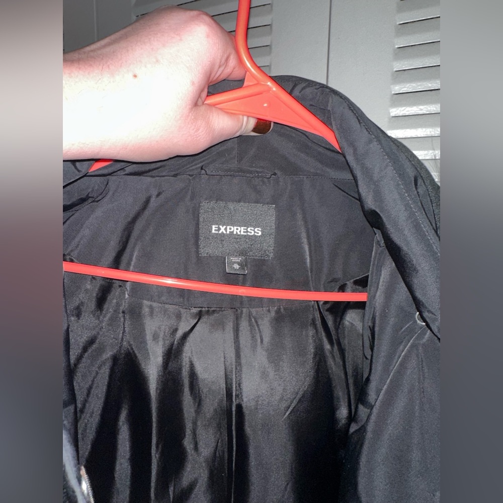 Express Puffer Jacket - Picture 8 of 8